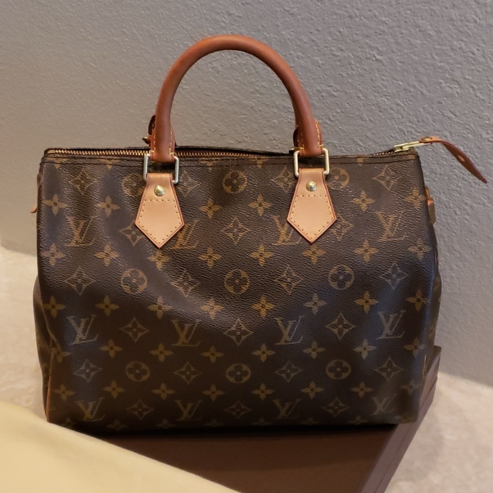 Louis Vuitton Speedy 35